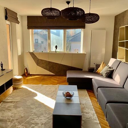 Viktory Apartamento Braşov Exterior foto