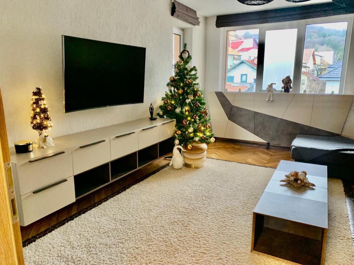 Viktory Apartamento Braşov Exterior foto